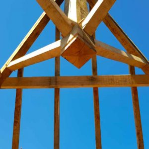 Charpente chêne à base carrée, Villecomtal 2019